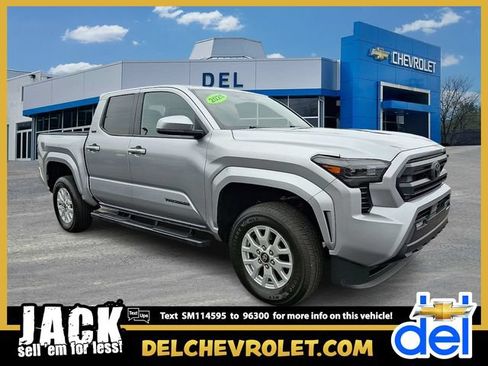 Used 2025 Toyota Tacoma SR5 AWD/4WD image 1