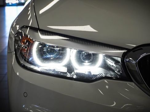 Used 2018 BMW 540i RWD image 27