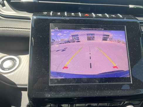 Used 2025 Jeep Grand Cherokee Altitude AWD/4WD image 25