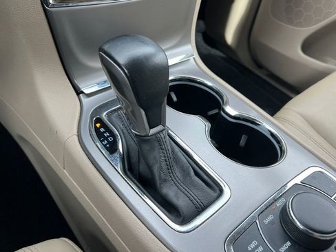 Used 2021 Jeep Grand Cherokee Limited AWD/4WD image 30