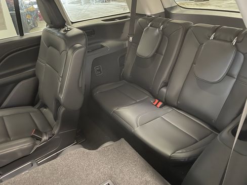 New 2025 Lincoln Aviator AWD w/ Equipment Group 101A image 25