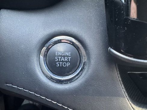 Used 2022 Toyota Highlander XLE image 28