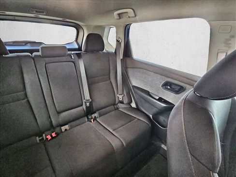 Used 2023 Nissan Rogue S FWD image 7