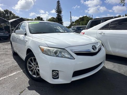 Used 2011 Toyota Camry Hybrid image 1