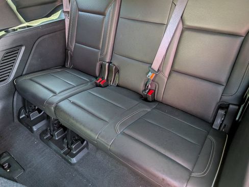 Used 2021 Chevrolet Tahoe Premier w/ Premium Package AWD/4WD image 10