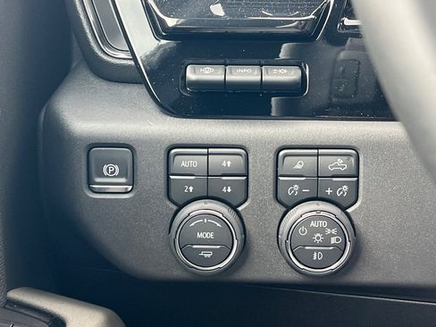 Certified 2025 Chevrolet Silverado 1500 ZR2 w/ Technology Package image 43