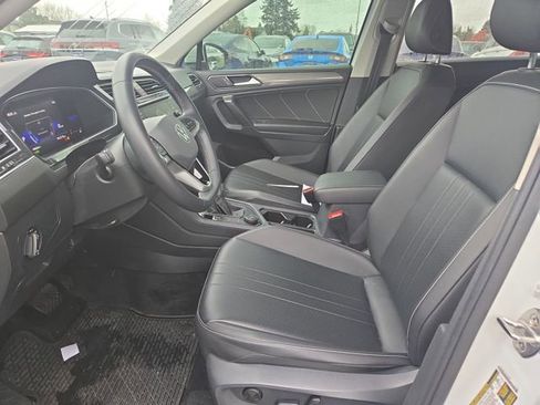 Used 2022 Volkswagen Tiguan SE image 10