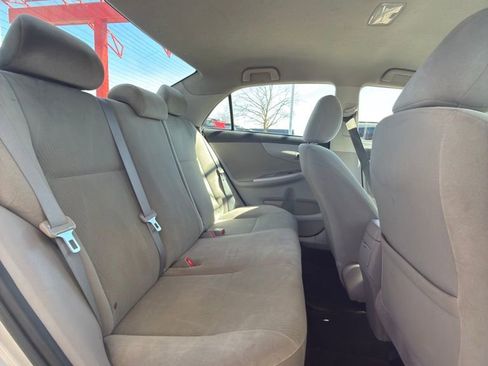 Used 2013 Toyota Corolla LE FWD image 22