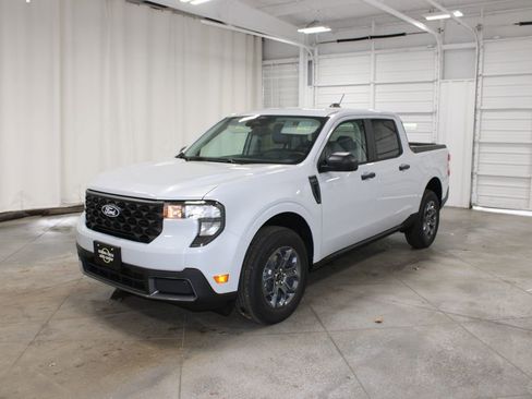 New 2026 Ford Maverick XLT w/ XLT Luxury Package AWD/4WD image 3