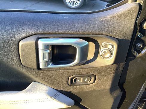 Used 2021 Jeep Wrangler Unlimited Sahara image 14