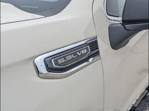 New 2026 GMC Sierra 1500 SLE w/ X31 Off-Road Package AWD/4WD image 11