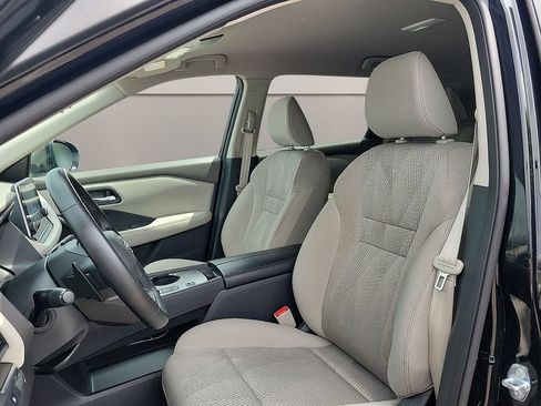 Used 2025 Nissan Rogue SV FWD image 11