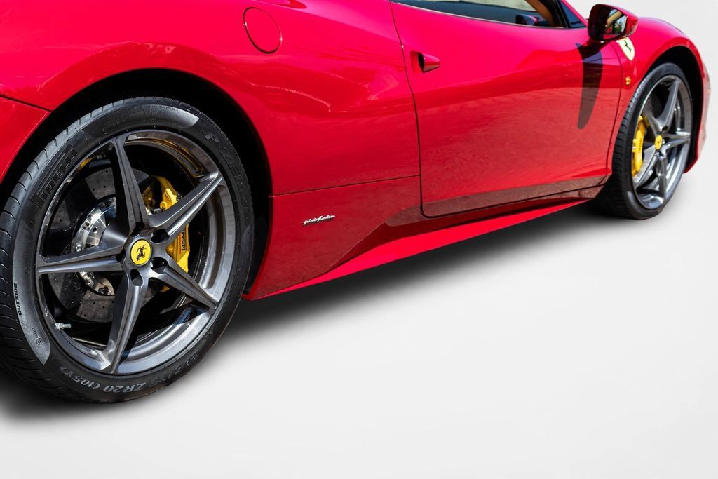 Used 2013 Ferrari 458 Italia Coupe RWD image 20