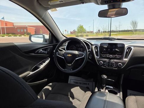 Used 2019 Chevrolet Malibu LT FWD image 45