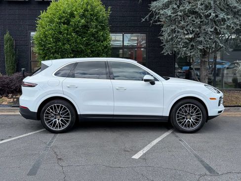 Used 2022 Porsche Cayenne AWD/4WD image 21