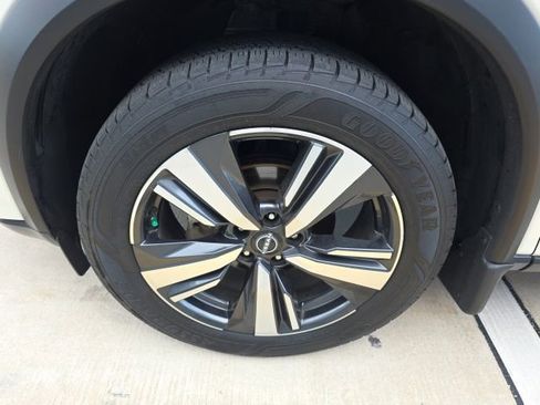 Used 2023 Nissan Rogue Platinum w/ Platinum Premium Package FWD image 10