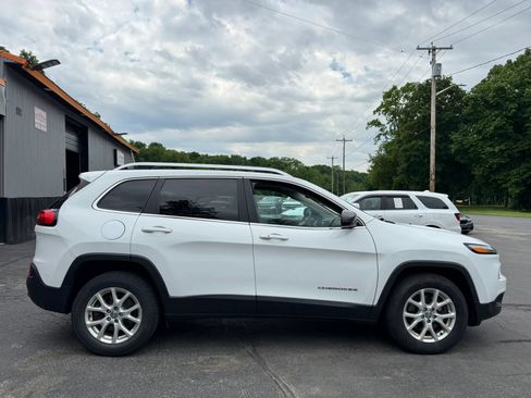 Used 2016 Jeep Cherokee Latitude w/ Comfort/Convenience Group AWD/4WD image 7
