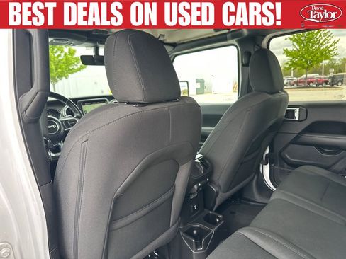 Used 2021 Jeep Gladiator Overland AWD/4WD image 22