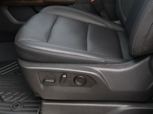 Used 2025 Chevrolet Silverado 1500 LT Trail Boss w/ LT Trail Boss Premium Package AWD/4WD image 15
