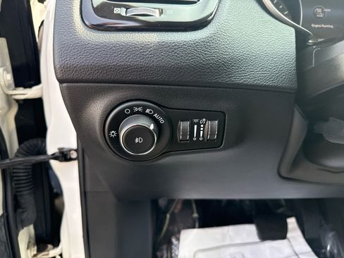 Used 2019 Jeep Compass Limited FWD image 17