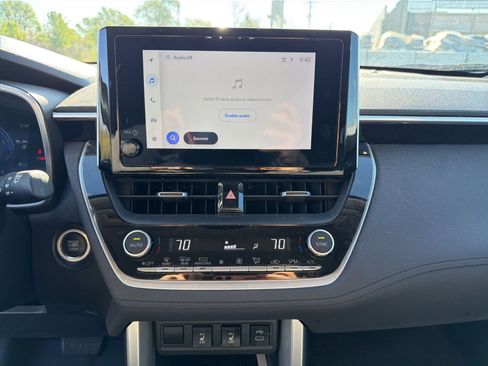 Used 2023 Toyota Corolla Cross XLE w/ Convenience Package image 16