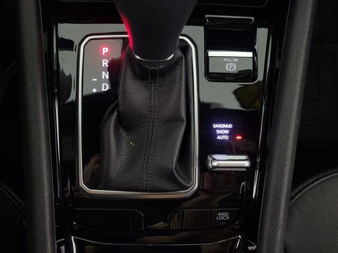 Used 2023 Jeep Compass Limited image 28