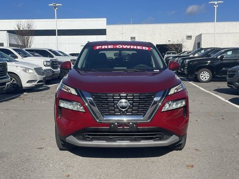 Used 2021 Nissan Rogue SV image 2