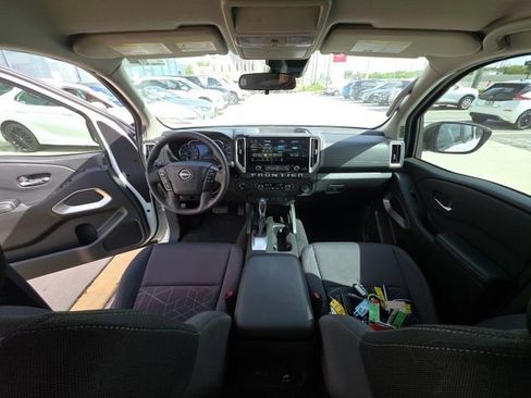 Used 2025 Nissan Frontier SV w/ SV Convenience Package AWD/4WD image 27