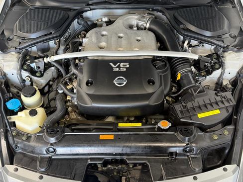 Used 2004 Nissan 350Z Touring RWD image 32