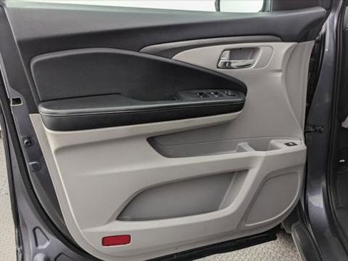 Used 2019 Honda Pilot LX image 13