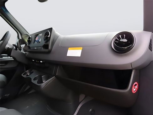 Used 2024 Mercedes-Benz Sprinter 3500 image 12