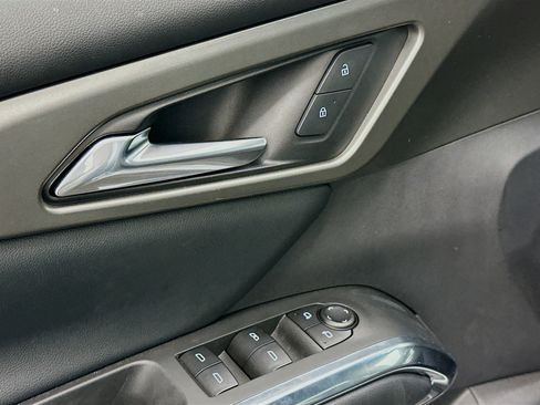 Used 2025 Chevrolet Traverse LT image 15