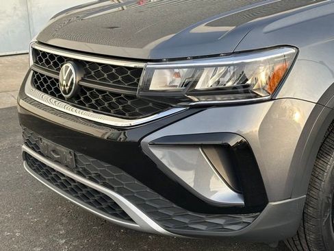 Used 2022 Volkswagen Taos SE image 8