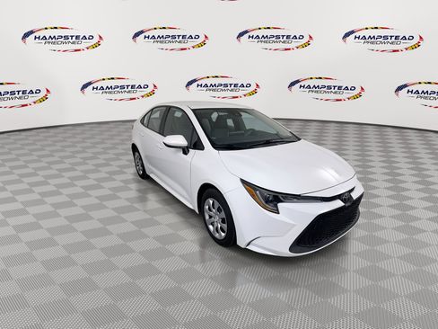 Used 2020 Toyota Corolla LE image 2