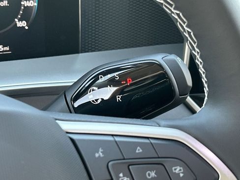 New 2026 Volkswagen Tiguan SE FWD image 26