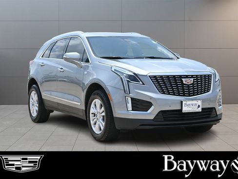 Used 2025 Cadillac XT5 Luxury w/ LPO, Floor Liner Package FWD image 4