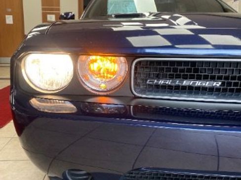 Used 2014 Dodge Challenger SXT image 20