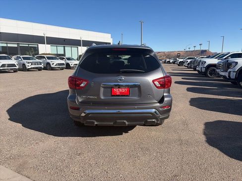 Used 2019 Nissan Pathfinder SL image 4