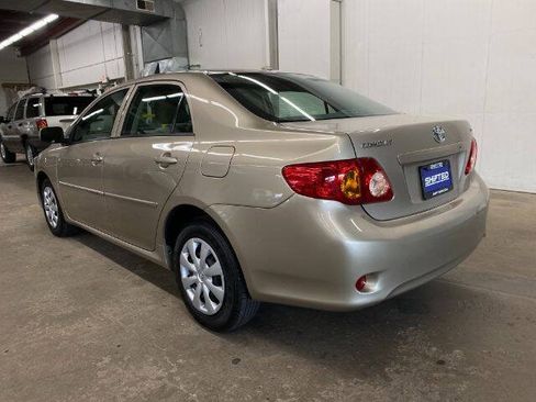 Used 2009 Toyota Corolla XLE FWD image 3