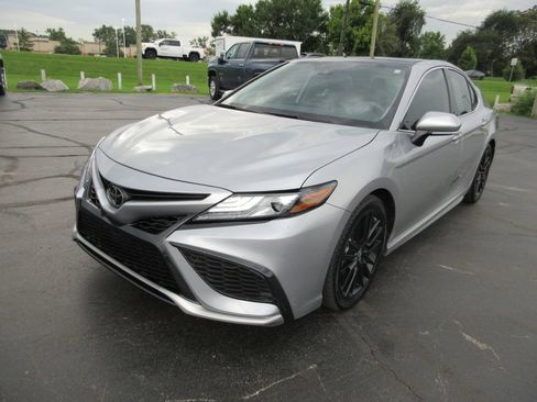 Used 2024 Toyota Camry XSE w/ Cold Weather Package FWD image 10