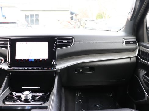 Used 2024 Jeep Wagoneer Series III image 20