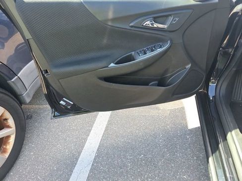 Used 2025 Chevrolet Malibu LT FWD image 14