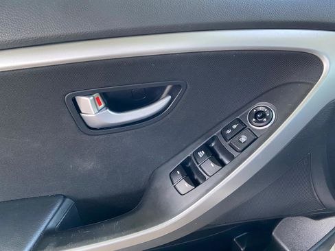 Used 2014 Hyundai Elantra GT FWD image 21