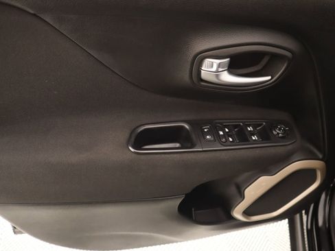 Used 2016 Jeep Renegade Sport w/ Power & Air Group image 13