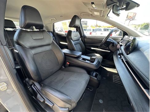 Used 2024 Nissan Ariya AWD image 15