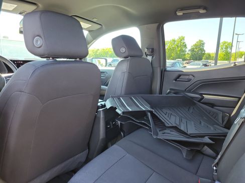 Used 2025 Chevrolet Colorado W/T w/ WT Custom Package RWD image 14