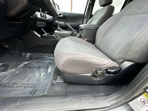 Used 2016 Toyota Tacoma TRD Sport w/ Towing Package image 20