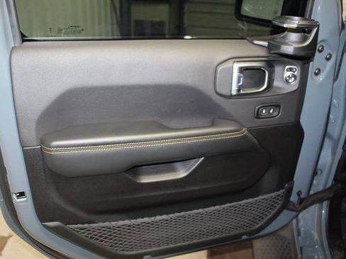 Used 2024 Jeep Wrangler Sahara w/ Technology Group image 9