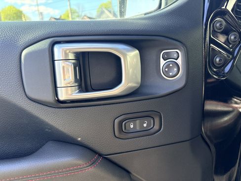 Used 2019 Jeep Wrangler Unlimited Rubicon AWD/4WD image 13