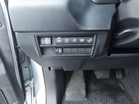 Used 2022 Toyota Tundra SR5 w/ SR5 Convenience Package image 35